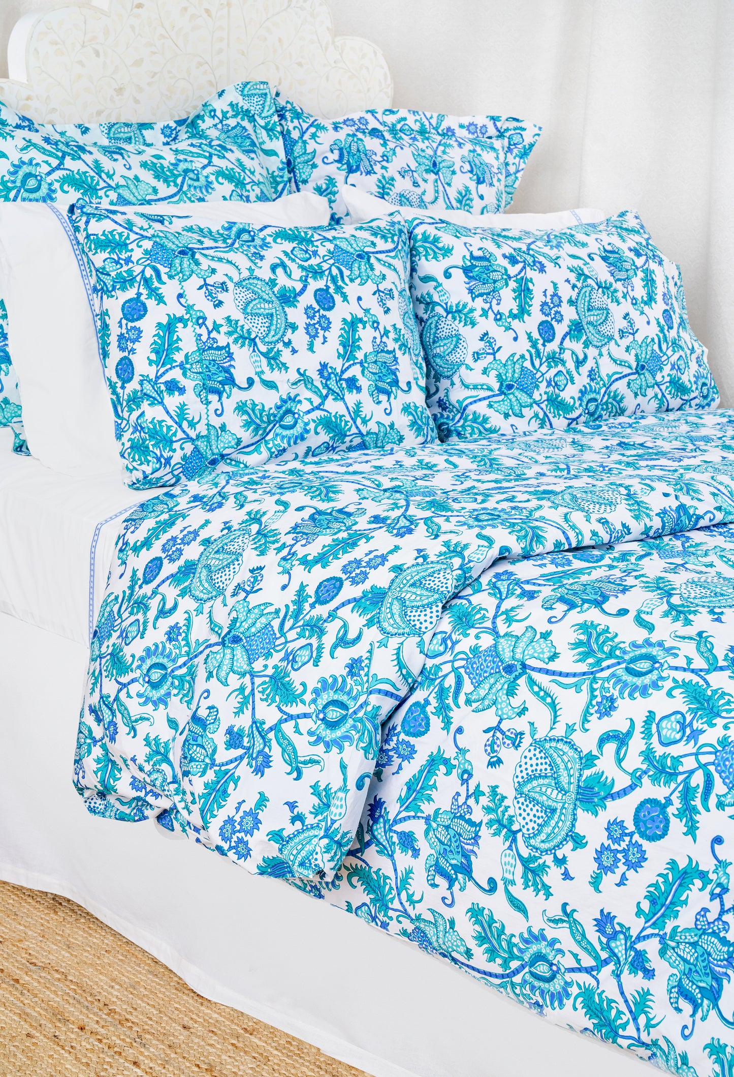 Roller Rabbit Turquoise Amanda Pillowcase Set view 2