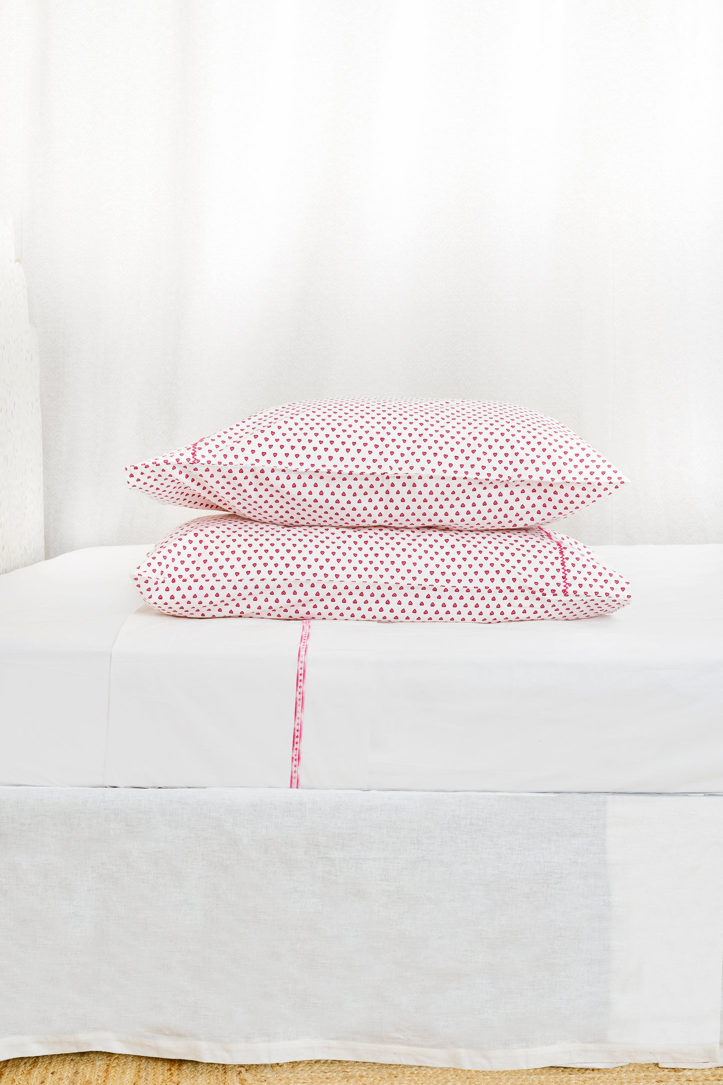 Roller Rabbit Pink Hearts Pillowcase Set view 4