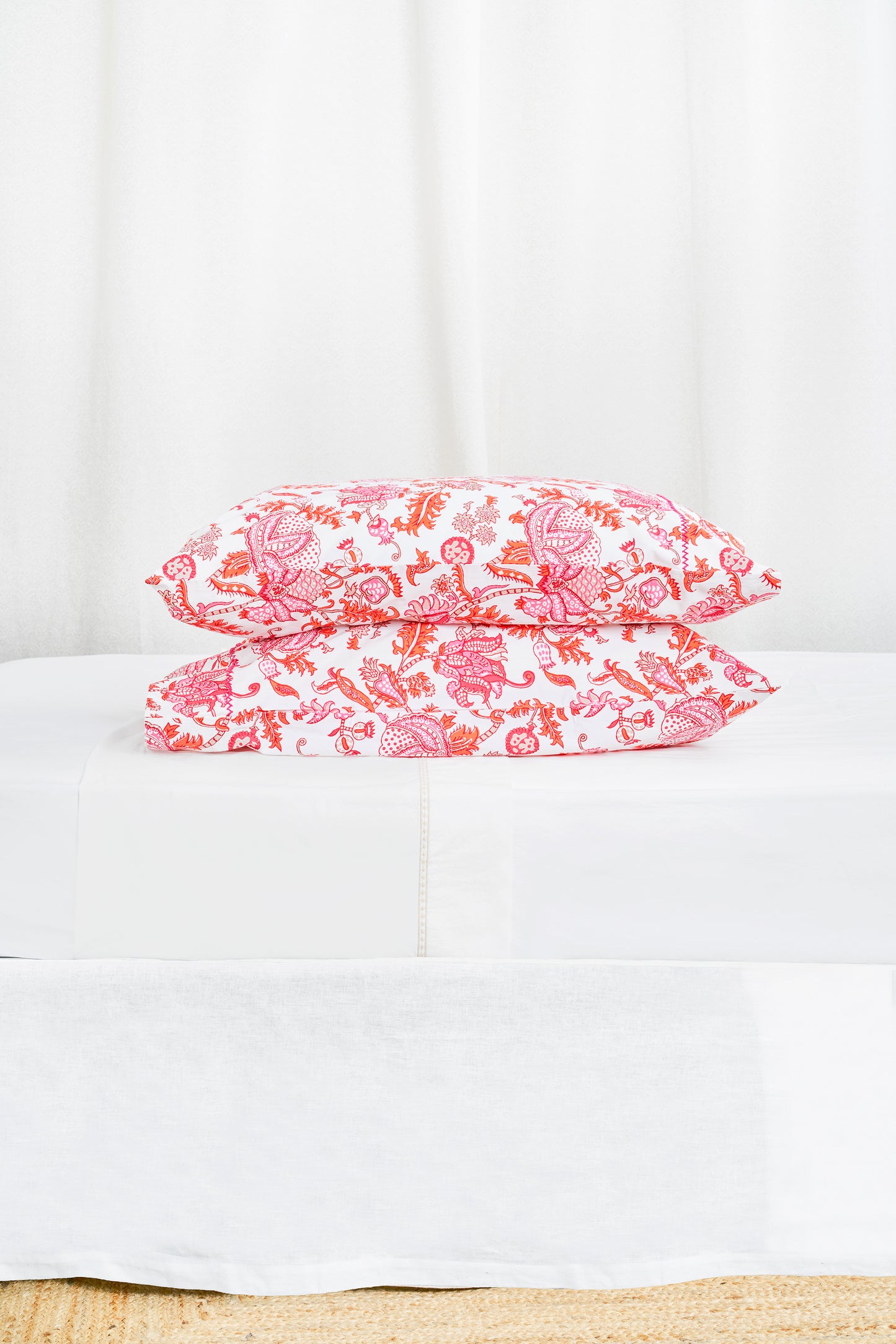 Roller Rabbit Orange Amanda Pillowcase Set view 2