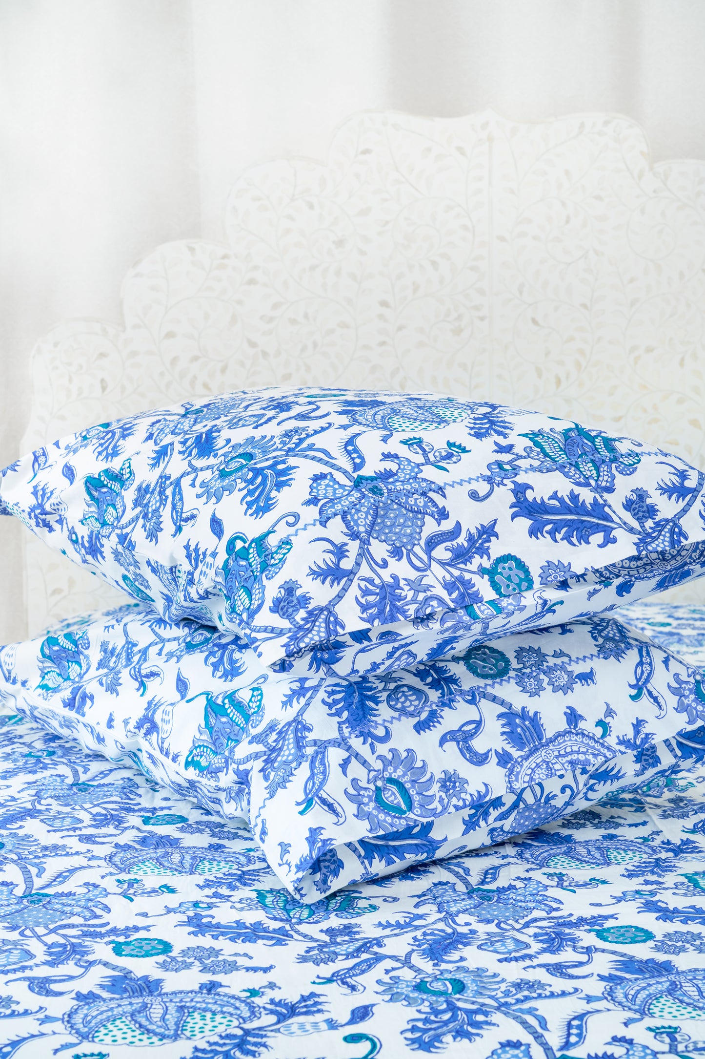 Roller Rabbit Blue Amanda Sheet Set view 3