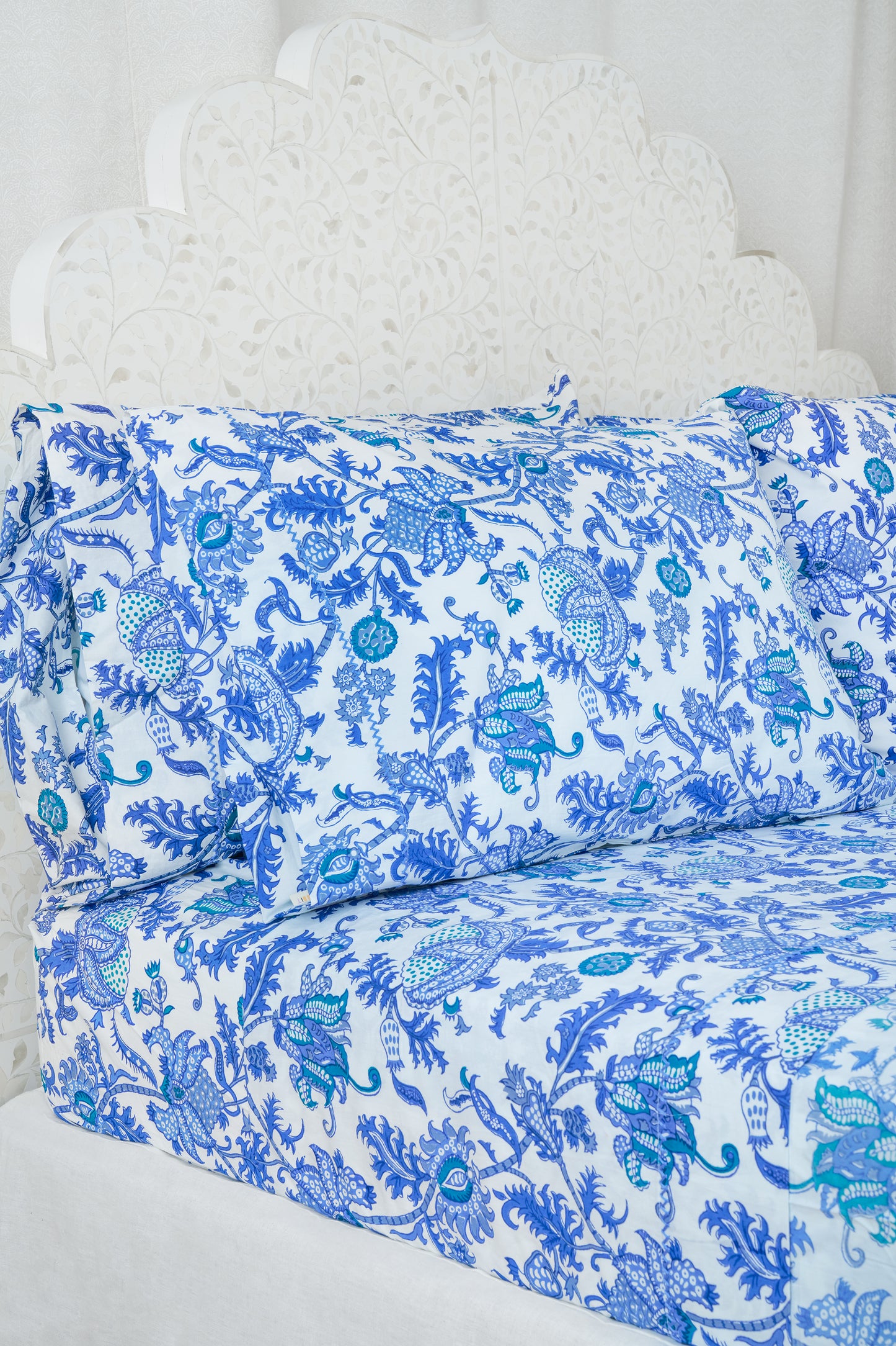 Roller Rabbit Blue Amanda Sheet Set view 1