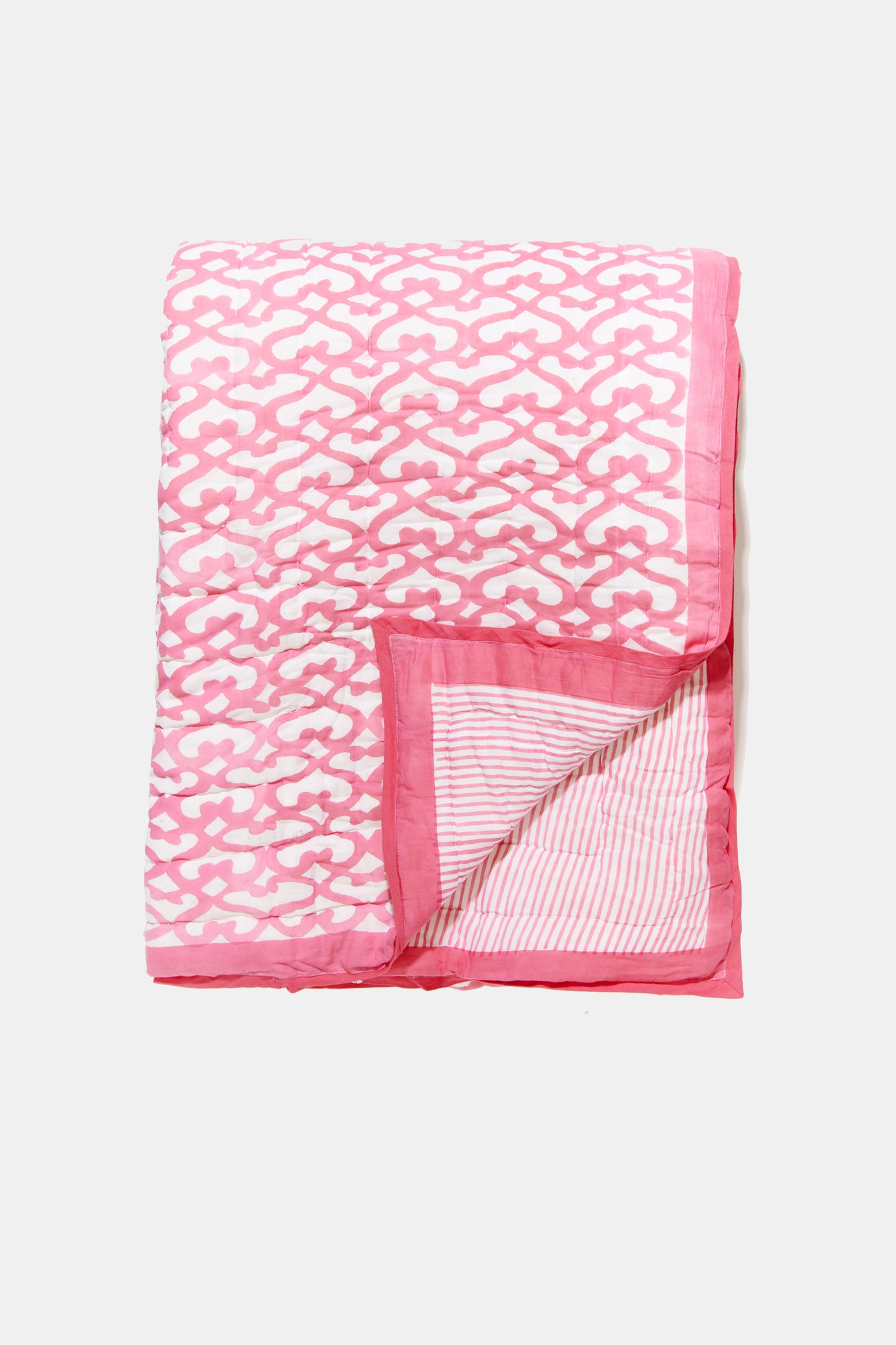 Roller Rabbit Big Cata Pink Quilt view 4
