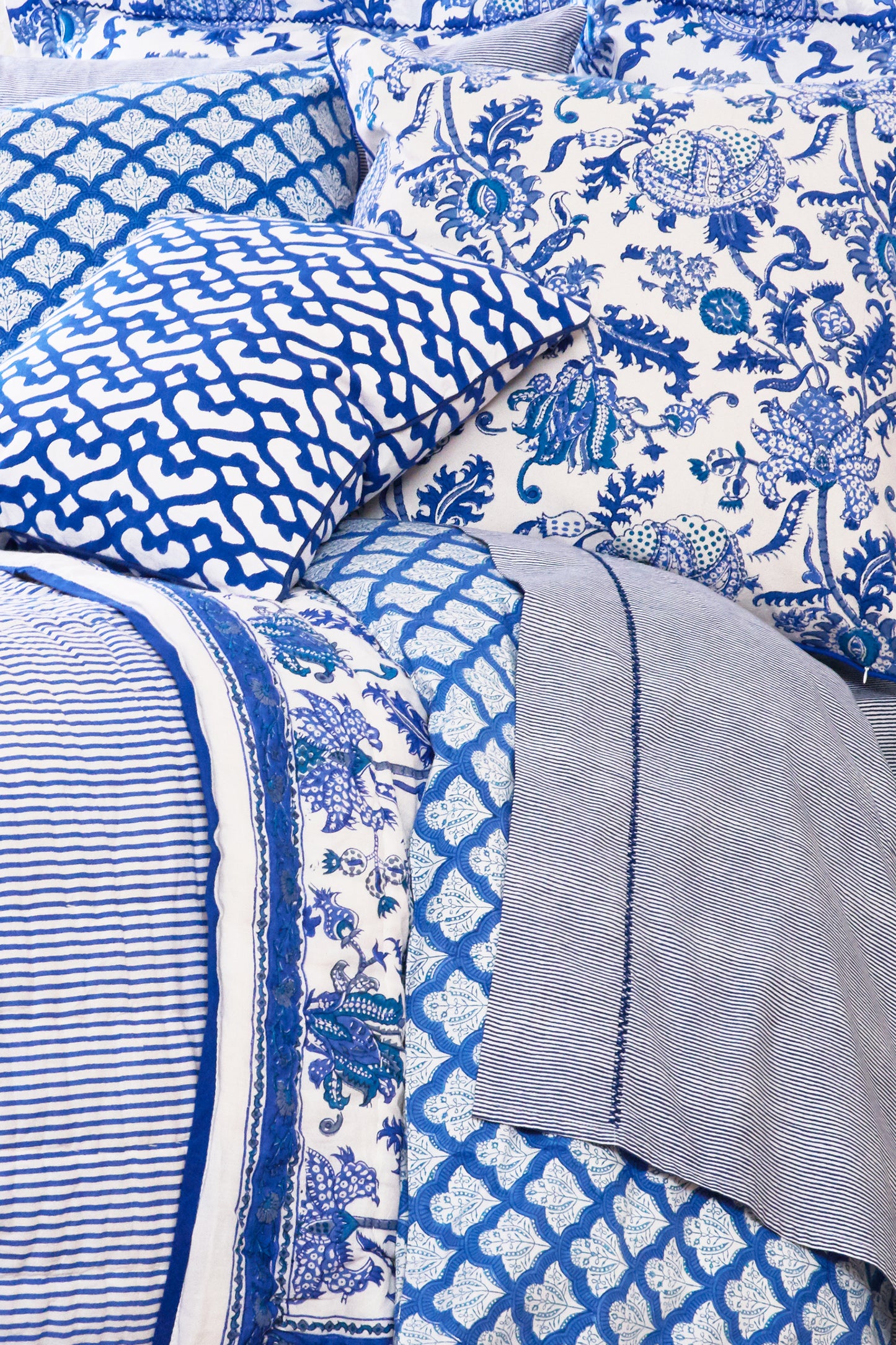 Roller Rabbit Blue Amanda Quilt view 4