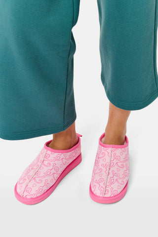 Pink LUHE Lovely Monkey Fuzzy Clogs featuring a heart pattern and a fuzzy interior lining.